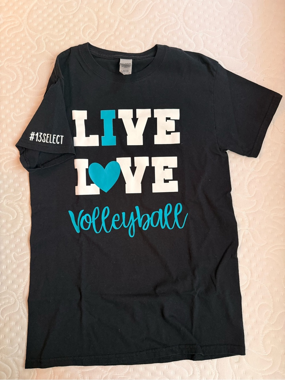 Gildan Black T‑Shirt with White and Teal Graphic - Picture 4 of 5